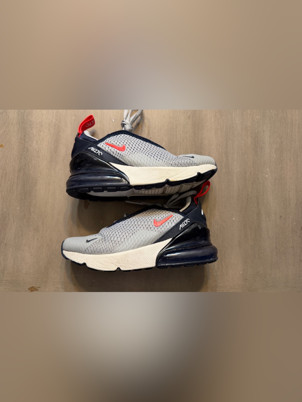 Nike Air Max 270 boys light smoke gray bright crimson sneakers 11.5c NO BOX